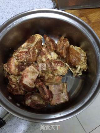 香酥排骨的做法步骤：1