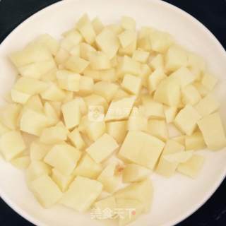 土豆沙拉的做法步骤：2