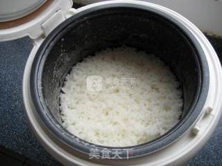 牛油果火腿寿司——两种卷法两样花色的做法步骤：1