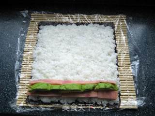 牛油果火腿寿司——两种卷法两样花色的做法步骤：9