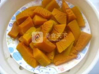南瓜饼的做法步骤：1
