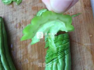凉拌苦瓜的做法步骤：1