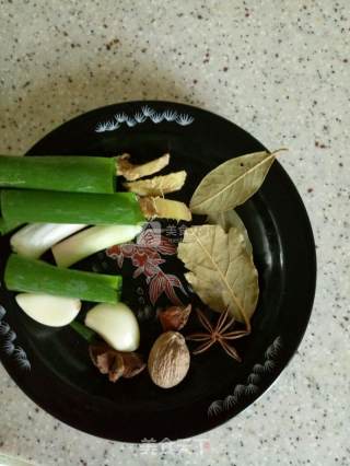 电饭煲~香菇排骨米饭的做法步骤：3