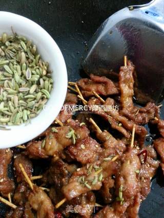 称霸夏日夜宵的江湖头牌外酥里嫩茴香孜然牙签牛肉的做法步骤：9