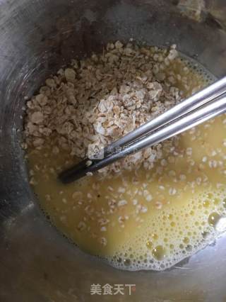 燕麦鸡蛋饼的做法步骤：2