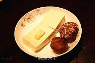 白玉丸子洁如玉，素心居静爱生活的做法步骤：1