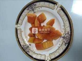 银耳木瓜红枣糖水的做法步骤：2
