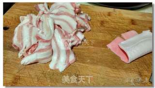 家常盐煎肉的做法步骤：1
