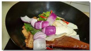 家常盐煎肉的做法步骤：2