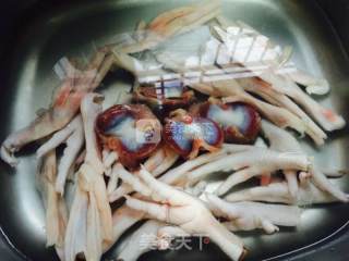 自制芥末鸭掌的做法步骤：1