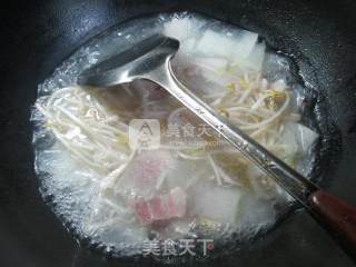 咸肉绿豆芽冬瓜汤的做法步骤：4