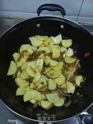 土豆炒豆角的做法步骤：9