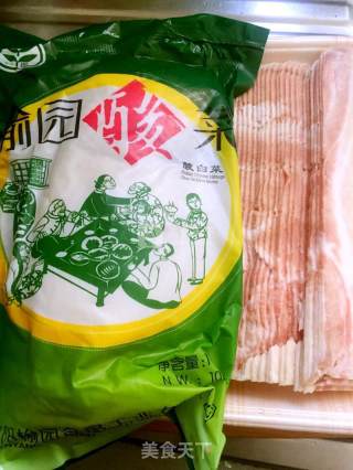 酸菜炒五花肉的做法步骤：1