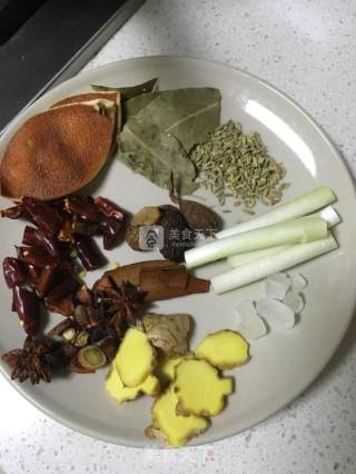 私房红烧牛肉面的做法步骤：4