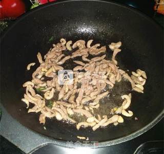 鸭脯炒青椒的做法步骤：10