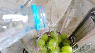 鲜榨蜂蜜葡萄饮的做法步骤：2