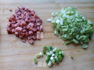 酱油炒饭的做法步骤：1