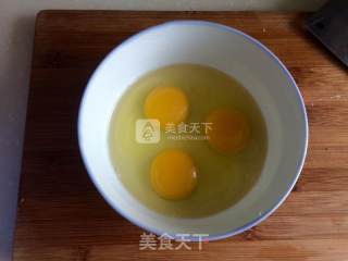 洋葱木耳炒蛋的做法步骤：2