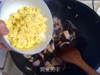 洋葱木耳炒蛋的做法步骤：12