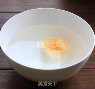 夏日冰爽饮---雪耳冰米酒的做法步骤：1