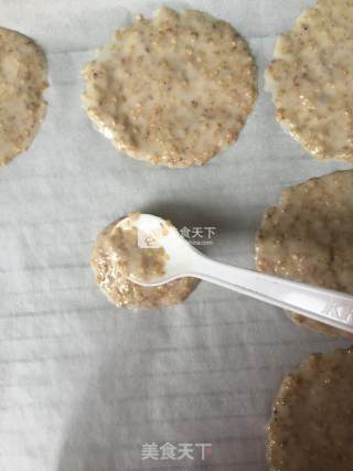 芝麻脆饼的做法步骤：7