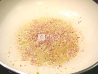 简易比萨酱的做法步骤：2