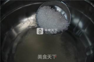 冰爽Q弹—牛奶果冻的做法步骤：2