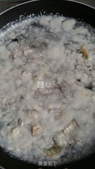 菊花茶炖红烧肉的做法步骤：4