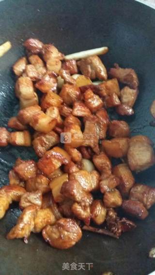 菊花茶炖红烧肉的做法步骤：10