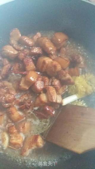 菊花茶炖红烧肉的做法步骤：11