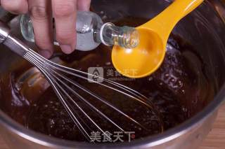 巧克力爆浆蛋糕的做法步骤：4
