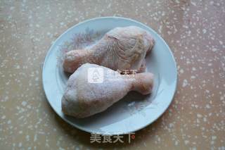 酱爆桃仁鸡丁的做法步骤：1