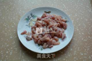 酱爆桃仁鸡丁的做法步骤：2