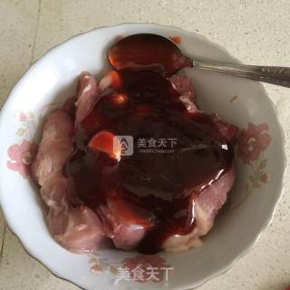 电饭煲叉烧肉的做法步骤：2