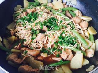 四季豆土豆五花肉焖面的做法步骤：9
