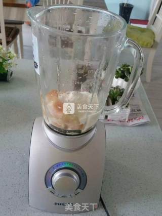 桃味奶昔的做法步骤：4