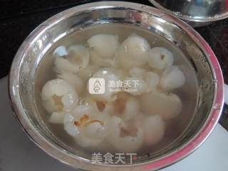 荔枝炒虾仁的做法步骤：2
