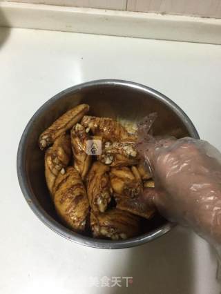 可乐鸡翅的做法步骤：2