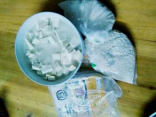 香芋芋圆西米露的做法步骤：1