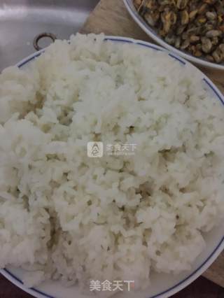 薄壳米炒饭的做法步骤：1