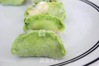 菠菜韭菜饺的做法步骤：9