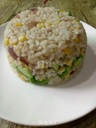 黄金绿衣华丽炒饭~玉米黄瓜炒饭的做法步骤：3
