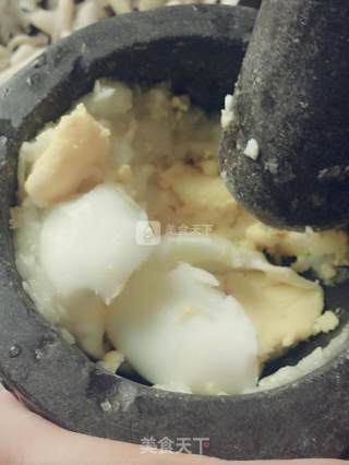 馒头伴侣------鸡蛋拌蒜的做法步骤：4