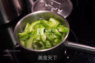 豉汁苦瓜炒牛肉的做法步骤：4