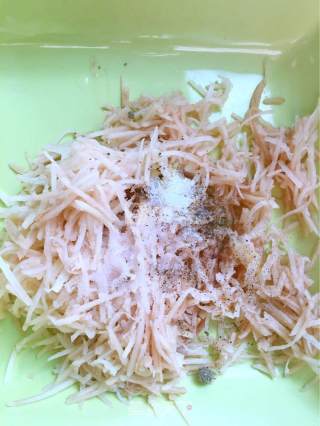 土豆丝饼的做法步骤：2