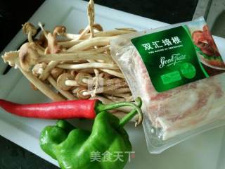 培根茶树菇的做法步骤：1