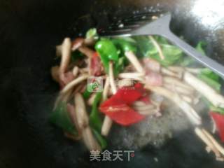 培根茶树菇的做法步骤：4