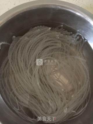肉末粉条的做法步骤：1