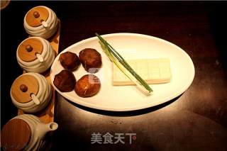 豆腐蒸仙姑片素心居静营养飘香素菜的做法步骤：1