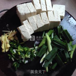 回锅豆腐的做法步骤：1